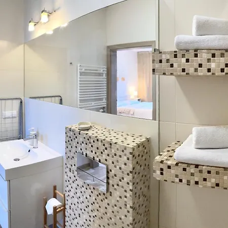 Marea Bulwar Portowy アパート *