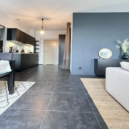 Marea Bulwar Portowy アパート ウストカ