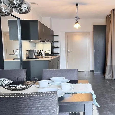 Marea Bulwar Portowy アパート ウストカ