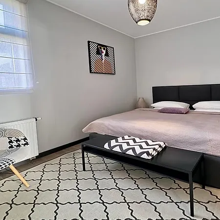 Marea Bulwar Portowy ウストカ