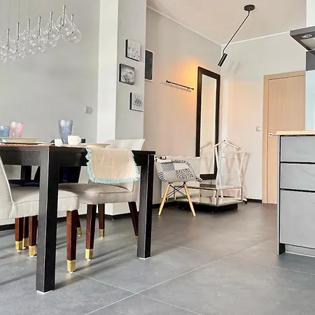 Marea Bulwar Portowy アパート ウストカ