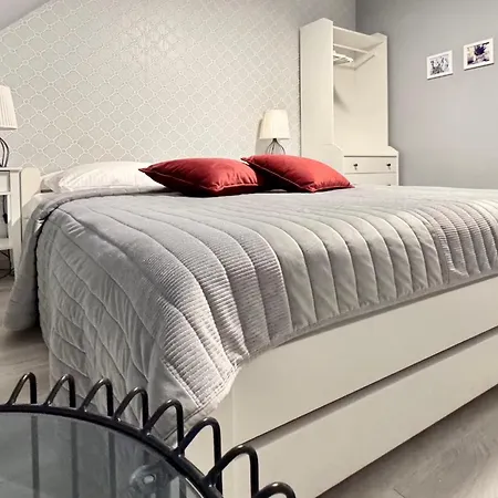 Marea Bulwar Portowy アパート ウストカ