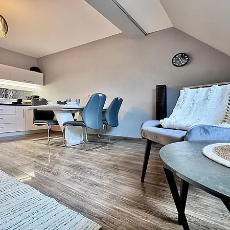 Marea Bulwar Portowy Apartment *