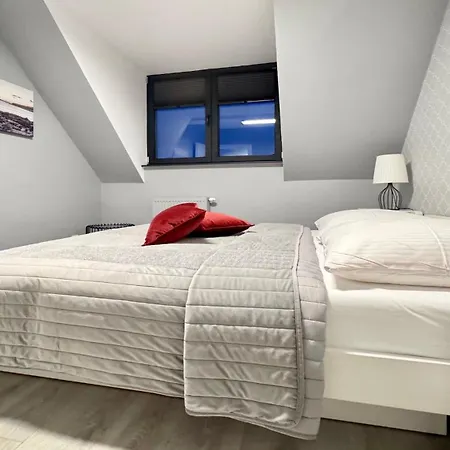 Marea Bulwar Portowy アパート