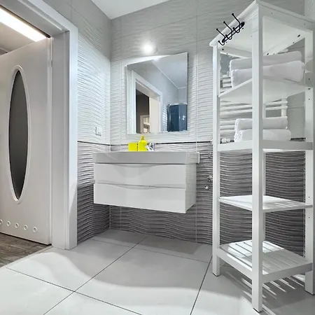 Marea Bulwar Portowy アパート ウストカ